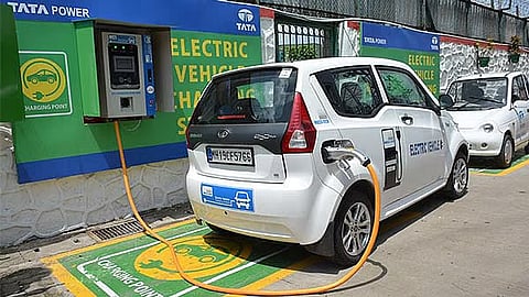 चार्जिंग स्टेशनची निविदा प्रक्रिया अंतिम टप्प्यात; वाहनधारकांना दिलासा मिळणार
