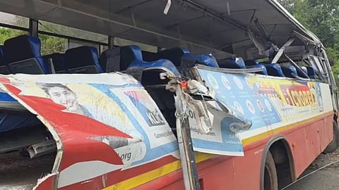 महाराष्ट्र : डंपरची एसटी बसला जोरदार धडक; ४ ठार, २० जखमी 