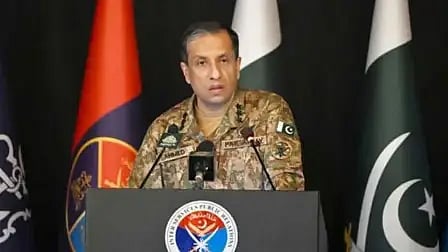 दहशतवादाच्या सावलीत अंधारलेला भूतकाळ...पाक लष्कर प्रवक्त्याचे वडील अणुशास्त्रज्ञ