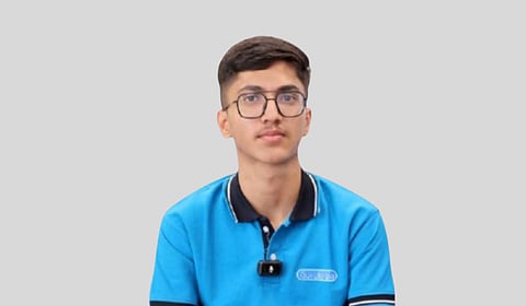 नीट परीक्षेत महेश कुमार देशात अव्वल