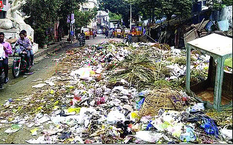 खासगी कंत्राटदारांवर कारवाईचा बडगा; अतिरिक्त महानगरपालिका आयुक्त डॉ. अश्विनी जोशी यांचे निर्देश