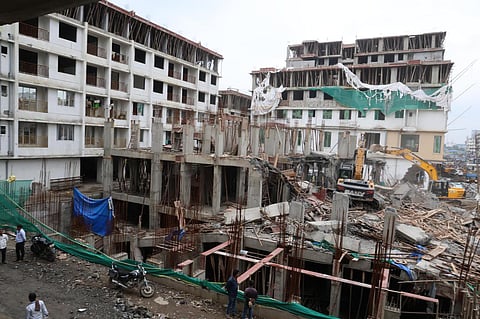 ‘त्या’ ५४ इमारतींना पालिकेची नोटीस; नागरिकांवर बेघर होण्याची टांगती तलवार