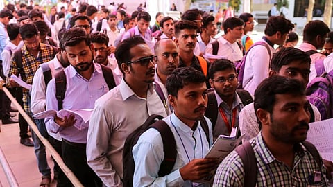 ऑडिओ इलेक्ट्रॉनिक्स क्षेत्रातील २१ हजारांहून अधिक नोकऱ्या धोक्यात; चीनच्या दुर्मिळ धातूंवरील निर्बंधांचा परिणाम, एलसिनाचा अंदाज