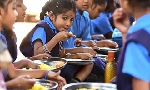 आहार खर्चाच्या दरवाढीस मान्यता; विद्यार्थ्यांच्या सुदृढ आरोग्यासाठी सकस आहार