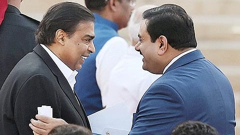 अदानी आणि अंबानी यांची इंधन विपणनासाठी भागीदारी; उभयतांची दुसऱ्यांदा व्यावसायिक हातमिळवणी 