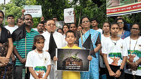 मेट्रो कारशेडविरोधात आंदोलन; नैसर्गिक ऑक्सिजनचा स्रोत वाचवण्यासाठी लढा, ६ हजारांहून अधिक नागरिकांचा सहभाग