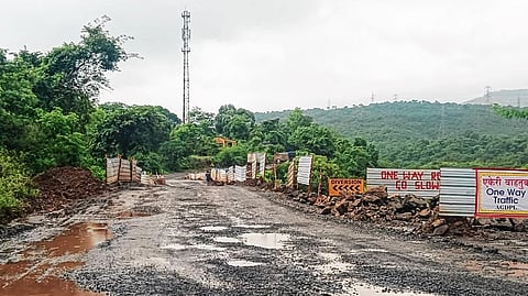 कराड-चिपळूण मार्ग धोक्यात? ठेकेदाराच्या हलगर्जीमुळे पुलाचे काम अर्धवट; प्रशासनाचे दुर्लक्ष?