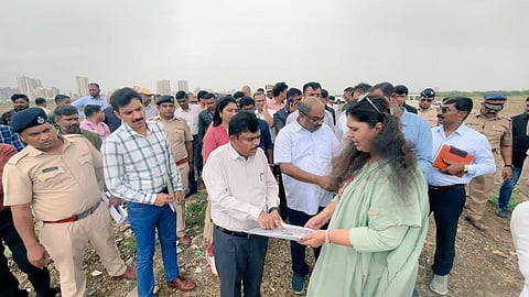 पर्यावरण मंत्र्यांकडून कांदळवनाच्या कत्तलीची दखल; अनधिकृत भराव टाकणाऱ्यावर गुन्हे दाखल करण्याचे आदेश