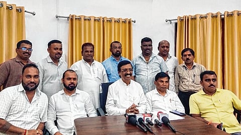 हा तर कोकण बळकावण्याचा नवा डाव...! देव भूमिचे देवपण वाचवा -  विनायक राऊत यांचे कोकणवासियांना आवाहन