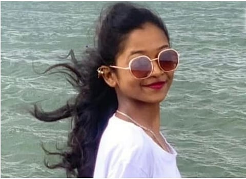 'आई तुला त्रास द्यायचा नाही, माझा शैक्षणिक खर्च फार आहे'...नाशकात महिला पोलिसाच्या लेकीचं टोकाचं पाऊल
