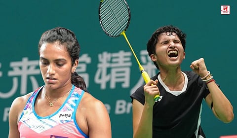 चीन ओपन बॅडमिंटन स्पर्धा : १७ वर्षीय उन्नतीचा सिंधूला पराभवाचा धक्का; सात्विक-चिरागचा उपांत्य फेरीत प्रवेश 