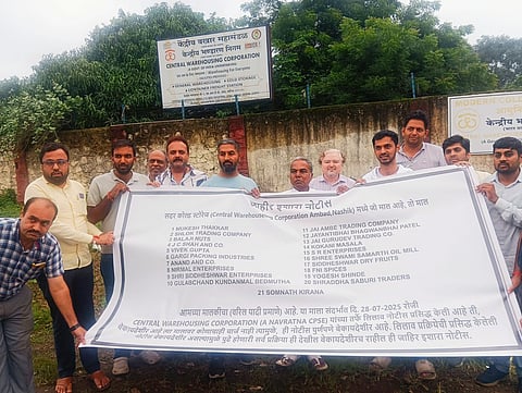नाशिकमधील व्यापाऱ्यांचा ‘किराणा’ गोदामातच; सुमारे ३ कोटींचा माल लिलावाच्या उंबरठ्यावर