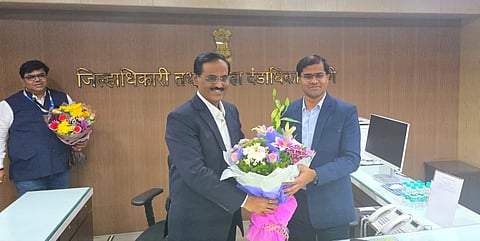 डॉ. श्रीकृष्णनाथ पांचाळ ठाण्याचे नवे जिल्हाधिकारी; अशोक शिनगारे यांच्याकडून पदभार स्वीकारला