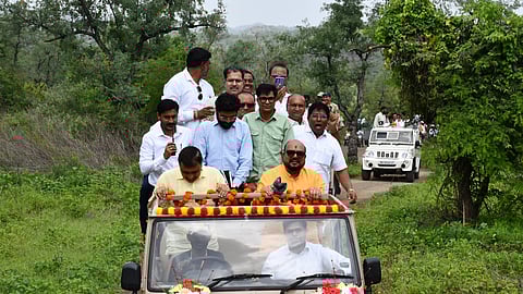 सातपुडा जंगल सफारीला सुरुवात; उत्तर महाराष्ट्रातील पहिल्या पर्यटनाचे पालकमंत्री यांच्या हस्ते उद्घाटन