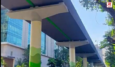 स्वप्ननगरी ही ओळख प्रतिबिंबित व्हायला हवी - मुख्यमंत्री; मेट्रो खांबांचे ८६ टक्के संकल्पनाधारित रंगकाम पूर्ण