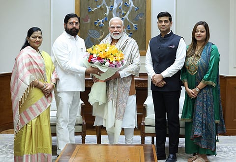 शिंदे-ठाकरे दिल्लीत, जोरदार चर्चा गल्लीत! शिंदेंनी घेतली पंतप्रधान मोदी, अमित शहांची भेट;  उद्धव ठाकरेंची राहुल गांधी, शरद पवारांशी चर्चा 