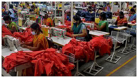 अमेरिकन कर कात्रीत कपडा उद्योग; सरकारकडून तत्काळ आर्थिक मदतीची मागणी