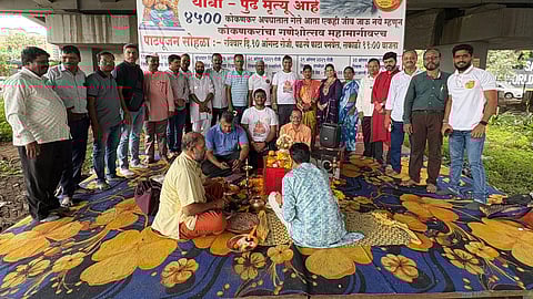 मुंबई-गोवा महामार्गाचा महाराजा! सरकारचे लक्ष वेधण्यासाठी आगळेवेगळे आंदोलन; यंदा थेट महामार्गावरच गणेशोत्सव