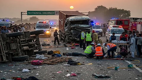 बुलंदशहरमध्ये अपघातात ९ ठार, ४३ जण जखमी 