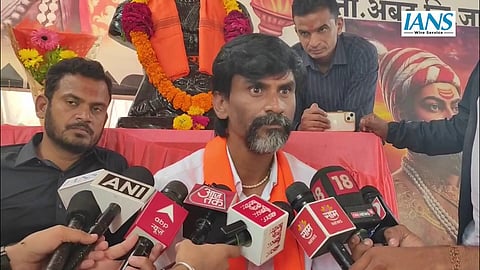 आरक्षण न दिल्यास सरकार उलथून टाकू! मनोज जरांगे यांचा महायुती सरकारला इशारा