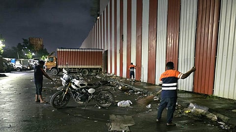 Navi Mumbai : २० टन कचरा... रात्रभर कर्मचाऱ्यांनी केली सफाई