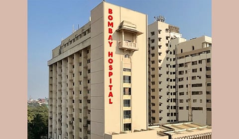 राज्य सरकारचा कर्मचाऱ्यांना आरोग्य दिलासा; बॉम्बे रुग्णालयात आरोग्य चाचणीला परवानगी 