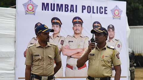 मुंबईत हाय अलर्ट! ३४ मानवी बॉम्ब पेरल्याची धमकी; 'लष्कर ए जिहादी'चा पोलिसांना संदेश