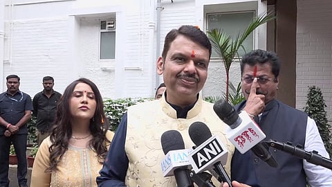 भारत स्वतःची परराष्ट्र धोरणे स्वतः ठरवतो; मुख्यमंत्री देवेंद्र फडणवीस यांची पंतप्रधान नरेंद्र मोदींवर स्तुतीसुमने