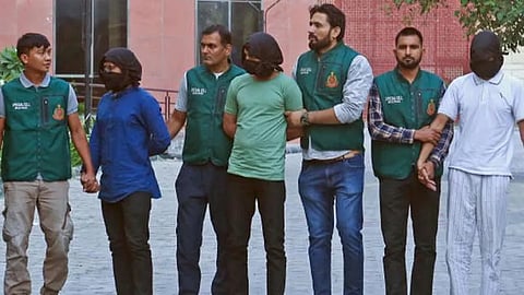 दहशतवाद्यांचा मोठा कट उधळला; ‘आयसिस’च्या ५ अतिरेक्यांना अटक; दिल्ली, मुंबईसह ठिकठिकाणी छापेमारी 