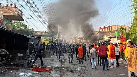 नेपाळमध्ये उद्रेक का आणि कसा झाला?