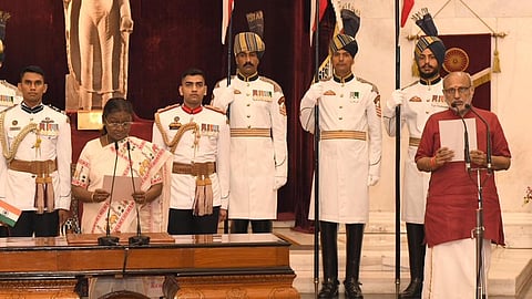 राधाकृष्णन यांनी घेतली उपराष्ट्रपतीपदाची शपथ