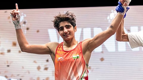 जागतिक बॉक्सिंग स्पर्धा : मीनाक्षी हुडा फायनलमध्ये; मोंगालियाच्या बॉक्सरला पराभूत करत आगेकूच