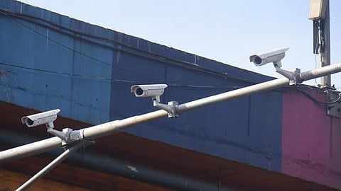 ठाण्यात वाहतूक नियमभंगावर करडी नजर; कॅडबरी सिग्नलवर पहिल्याच दिवशी ९५० चालक 'कैद'