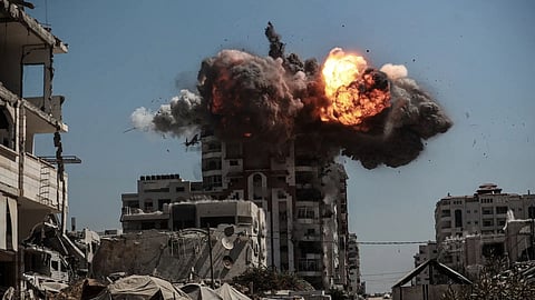 गाझा शहरात इस्रायलचे जमिनीवरून हल्ले सुरू