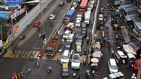 Mumbai : एलफिन्स्टन पूलासाठी घ्यावे लागणार ८२ ब्लॉक, रेल्वे वाहतुकीवर परिणाम होण्याची शक्यता