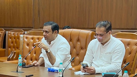 Mumbai : रस्ते कामासाठी डेडलाईन; राहुल नार्वेकर यांचे पालिकेला निर्देश