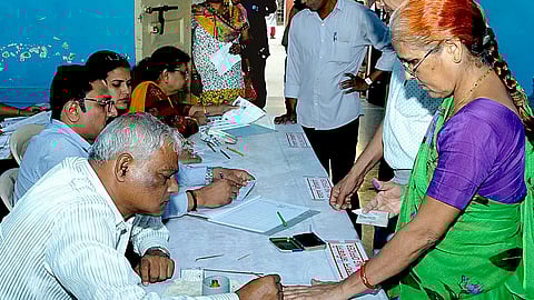 मतदार यादीतील नाव वगळण्यासाठी निवडणूक आयोगाचे ‘ई-साइन’ फिचर; राहुल गांधींच्या आरोपांनंतर घेतला निर्णय