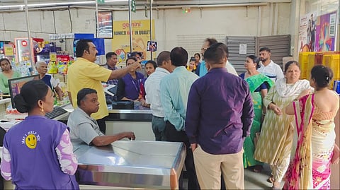 उल्हासनगरच्या पटेल मार्टमध्ये GST गोंधळ;  पोलिसांच्या हस्तक्षेपाने दुकान तात्पुरते बंद