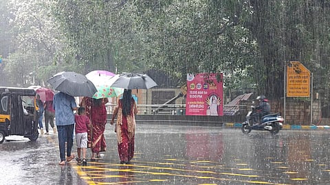 रविवारचा दिवस पावसाने गाजवला; मुंबई शहर, उपनगरात धुवांधार कायम