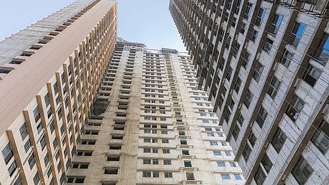 विकासकांच्या मागण्यांपुढे लाभार्थी हतबल 