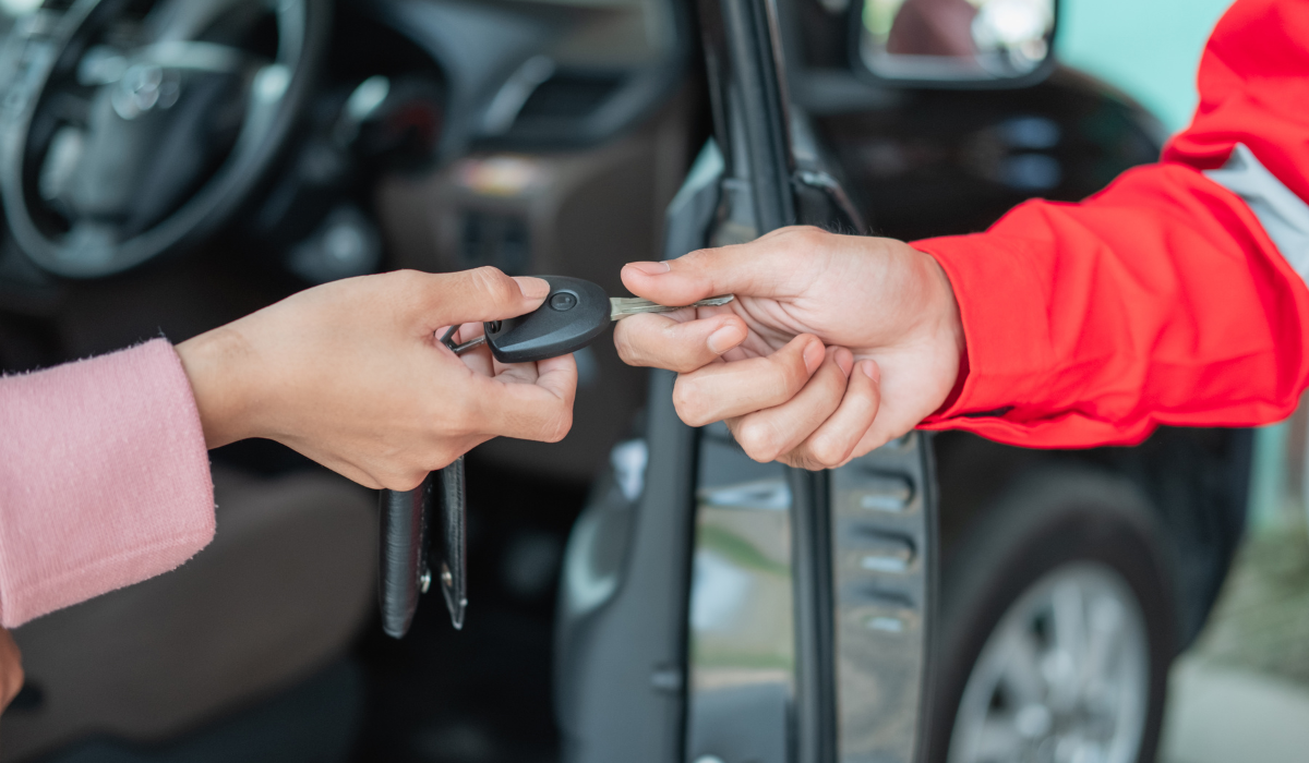 सेकंड हँड कार घ्यायचीये? या ३ चुका करू नका, नाहीतर होईल मोठं नुकसान!