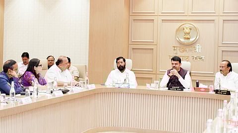 विकास प्रकल्प वेळेत पूर्ण करा; मुख्यमंत्री देवेंद्र फडणवीसांचे संबंधित विभागाला आदेश; नागपूर-चंद्रपूर द्रुतगती महामार्गाला मंजुरी