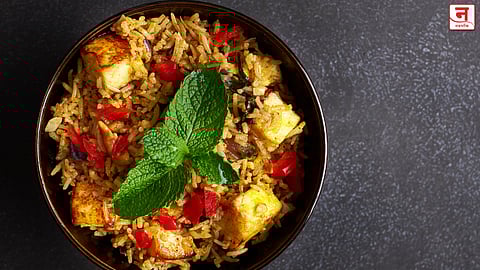 Paneer Biryani Recipe : शाकाहारींसाठी खास! घरच्या घरी बनवा पनीर बिर्याणी