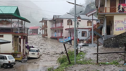 बंगालमध्ये भूस्खलनातील मृतांचा आकडा २८ वर