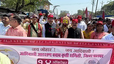 पालघरमध्ये आदिवासी आरक्षणासाठी लाल वादळ