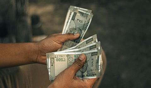 सरकारी कर्मचाऱ्यांसाठी गुड न्यूज! ८व्या वेतन आयोगाच्या अटींना केंद्र सरकारची मंजूरी