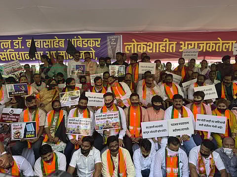 मुंबईत राजकीय रणकंदन; विरोधकांच्या सत्याच्या मोर्चाला भाजपचे 'मूक आंदोलन' करून प्रत्युत्तर