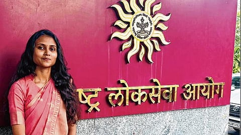प्राथमिक शिक्षकाची मुलगी बनली क्लास १ अधिकारी! दाभोणच्या प्रियंका म्हसकर यांची राज्यसेवा परीक्षेत ऐतिहासिक कामगिरी