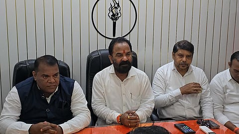 शिवसेनेला किमान चार जागांची अपेक्षा शेकापसोबत जागावाटपाची चर्चा सुरू