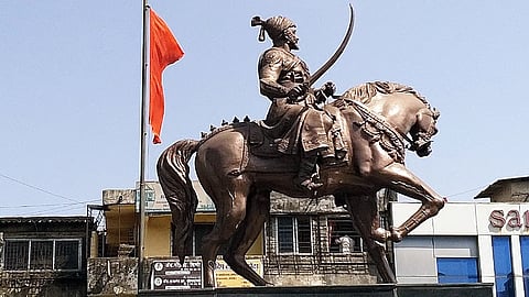 आग्रा येथे शिवाजी महाराजांचे भव्य स्मारक